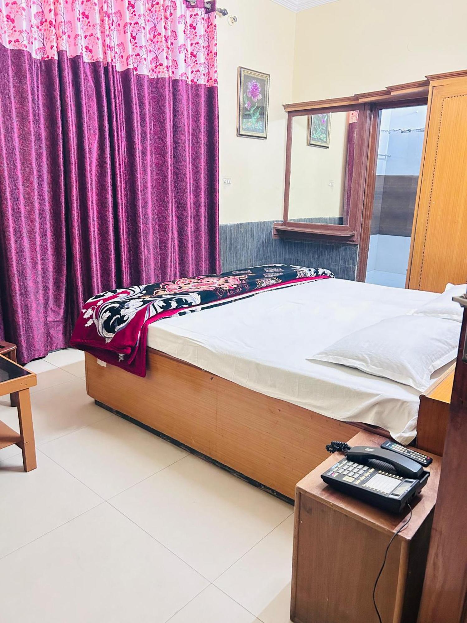 Sunrise Hotel Jalandhar Exterior foto